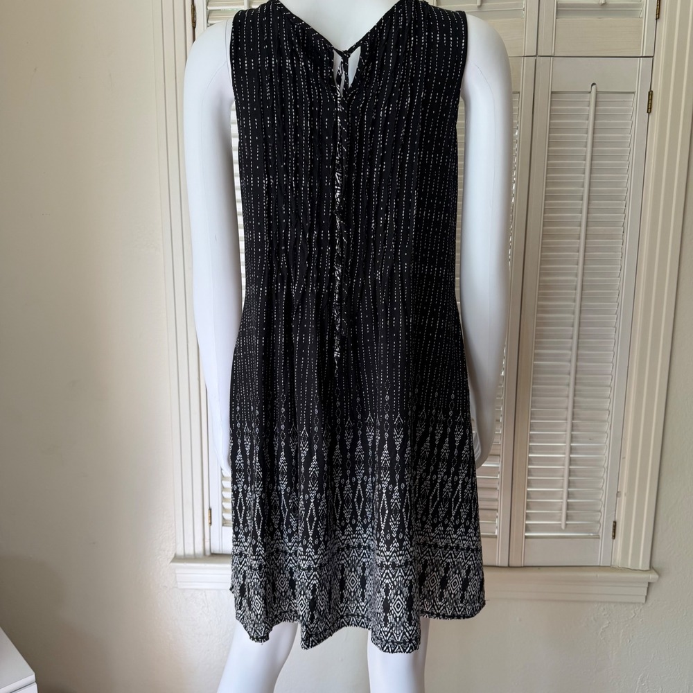 Sonoma Goods For Life Black White Geometric Print Sleeveless Shift Dress Small - Picture 3 of 4